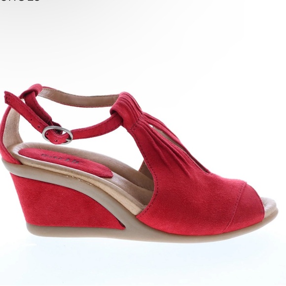 Earth Caper Suede Wedge Womens Red Suede Wedges Heels Shoes. NWT - Picture 4 of 7